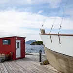 Lägenhetshotell Fanoy Island Fanoya